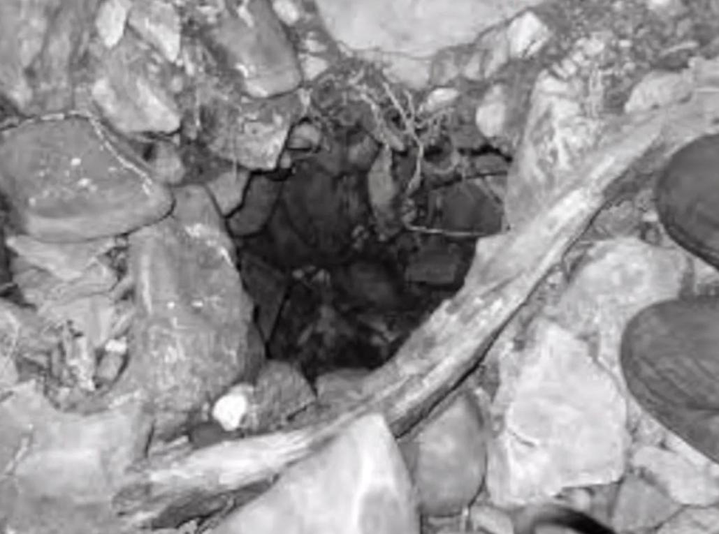 美国男子进入无人区视频,美国男人进入神秘洞穴探险