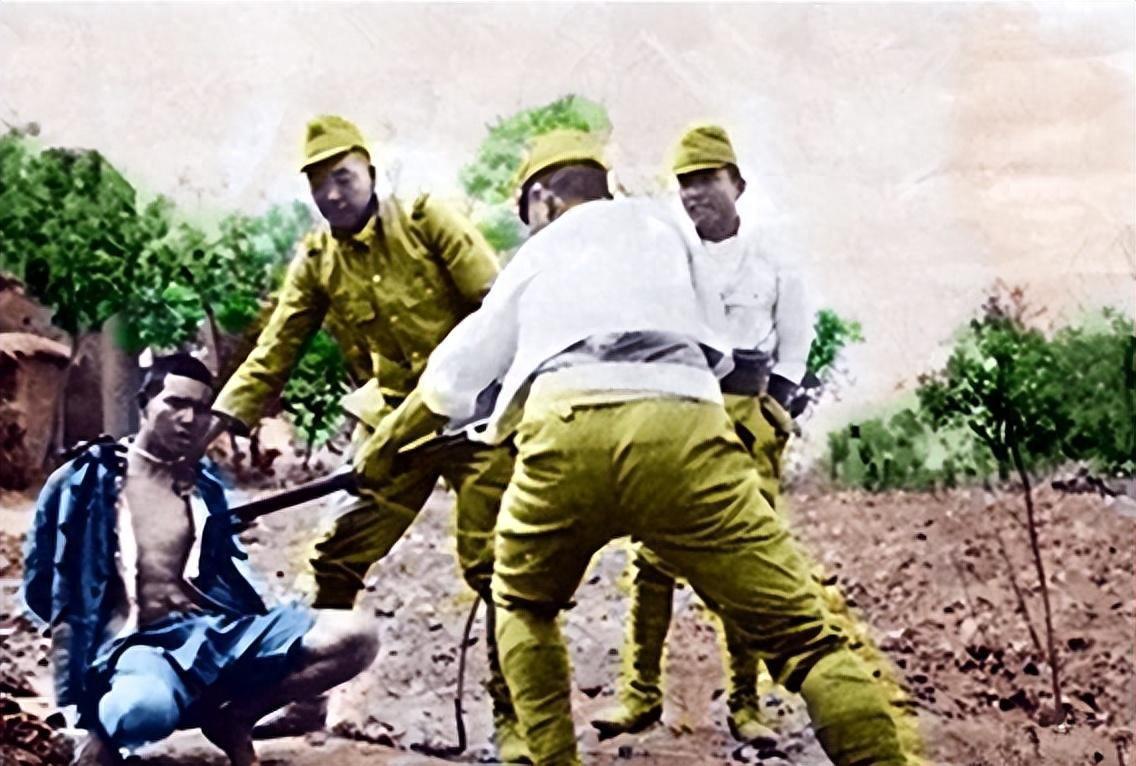 日军日记：*安妇慰**不服从管教，我很愤怒，用*刀刺**插入她的*体下**3