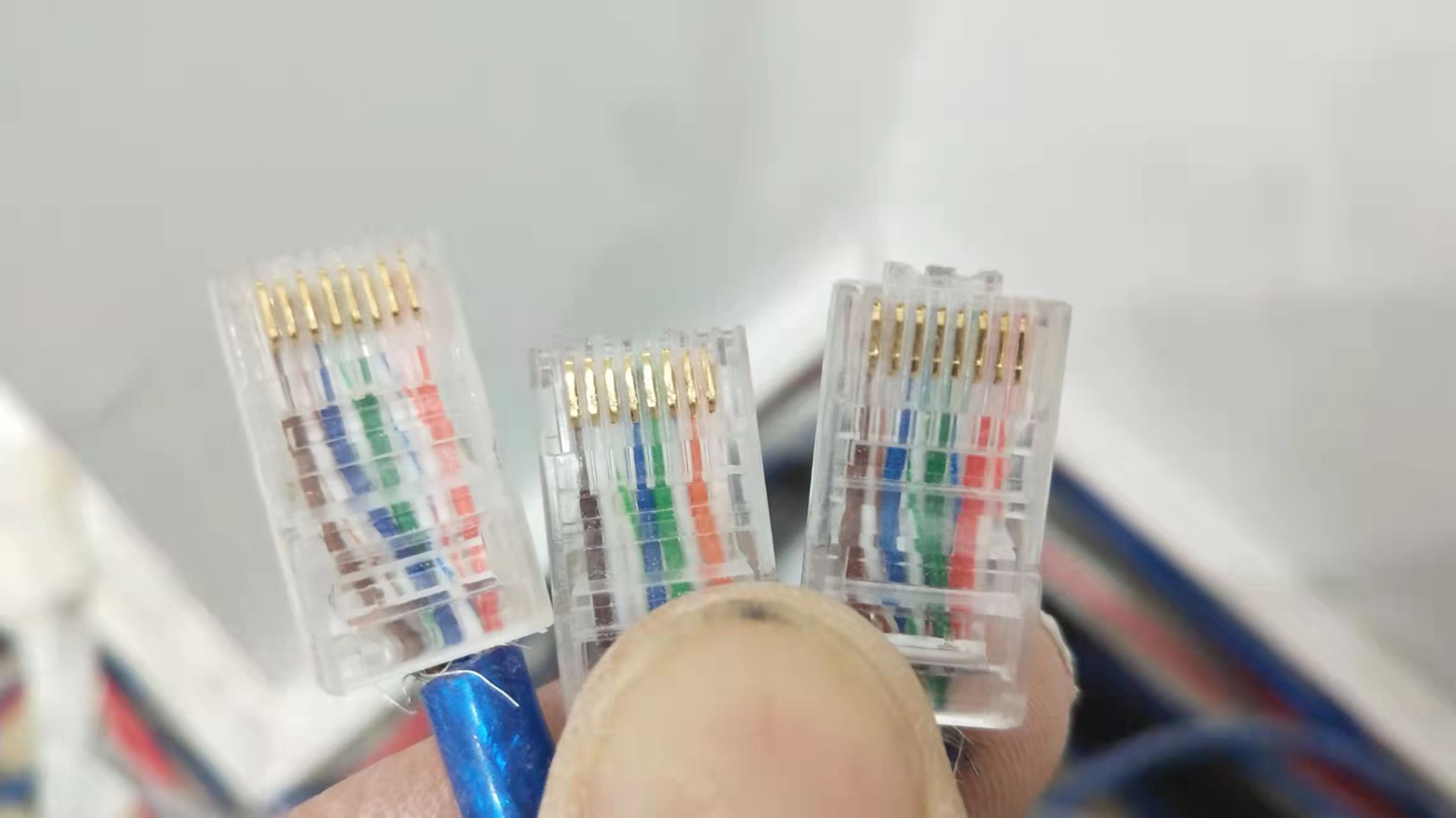 电工师傅检修电路搞笑,电工师傅搞笑视频玩电箱