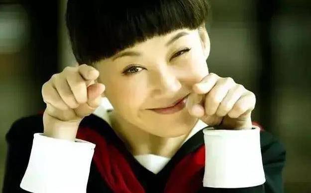 风情万种许晴现状,如今53岁的许晴身材和颜值