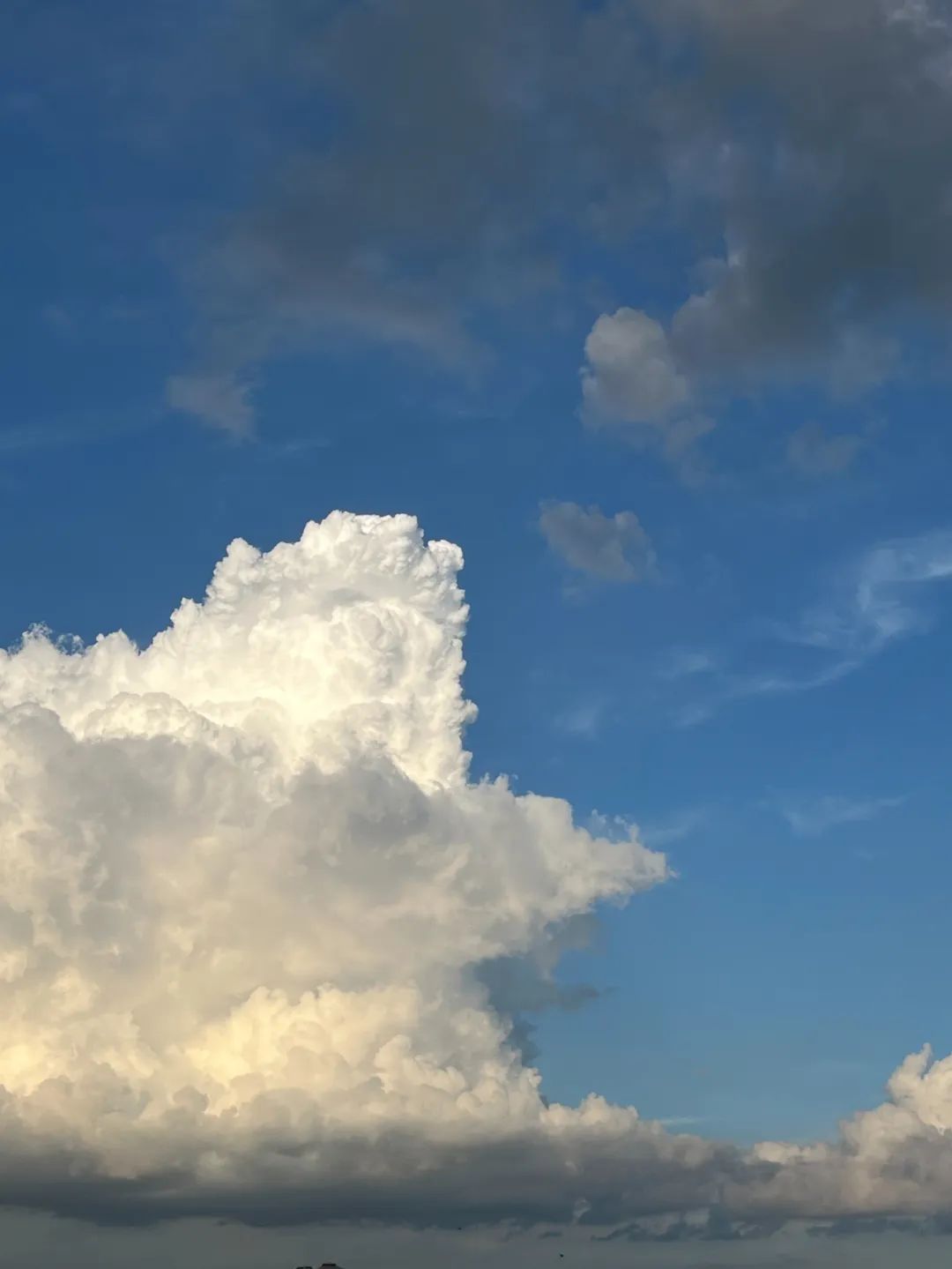 7月份人来人往街道,7月北京人山人海