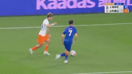 泰山队0:6惨败申花集锦,泰山对阵申花的几个争议判罚