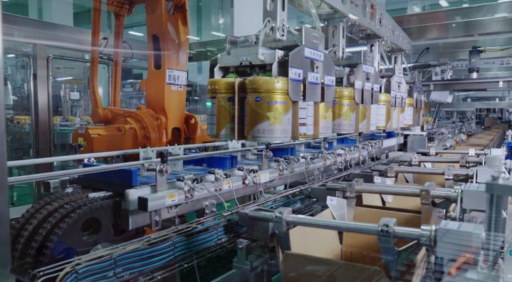 为了更多孩子，飞鹤奶爸们辗转两地，北漂十数载