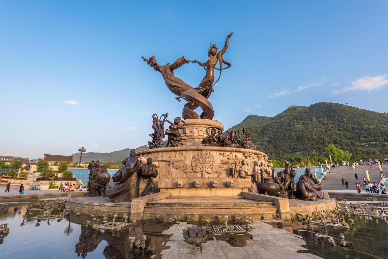 兵马俑附近好玩的景点,西安兵马俑附近哪里好玩