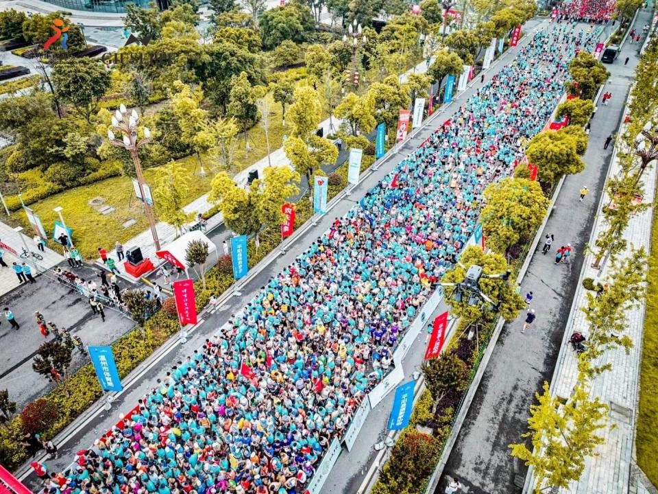 奔赴山野，逐梦平阳！5000名跑友追梦而来，畅跑和美乡村赛道，共赴浪漫之约~