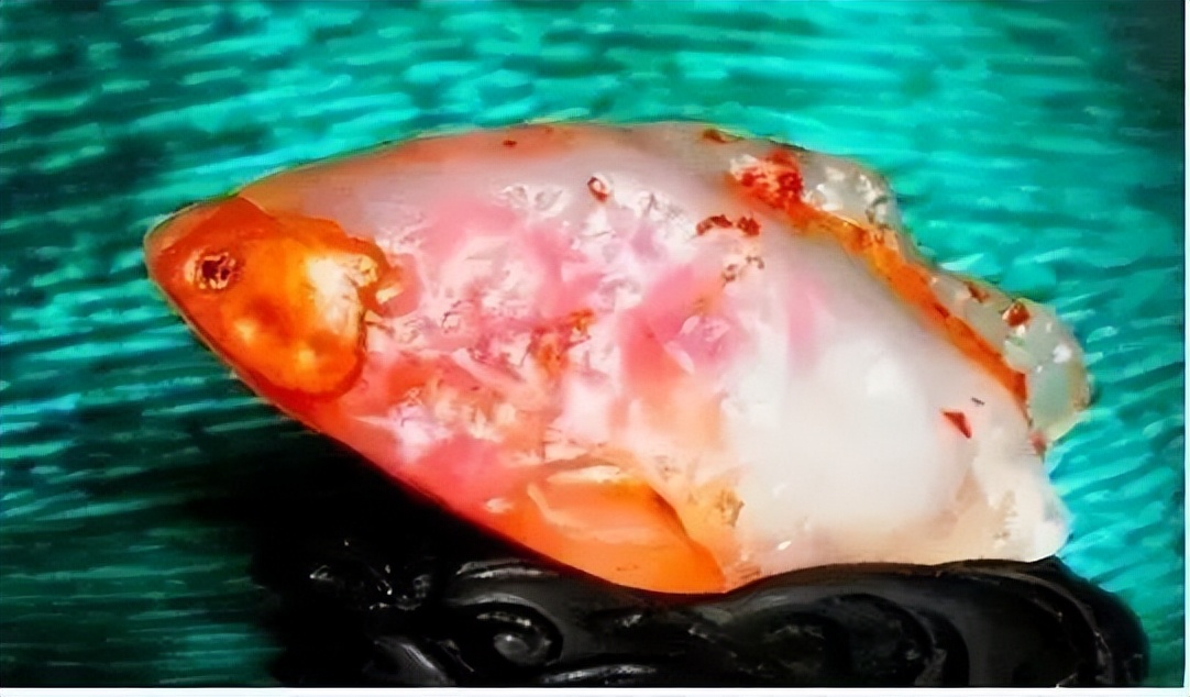 罕见的陨石奇石有哪些,纯天然奇石非常罕见白色玉陨石