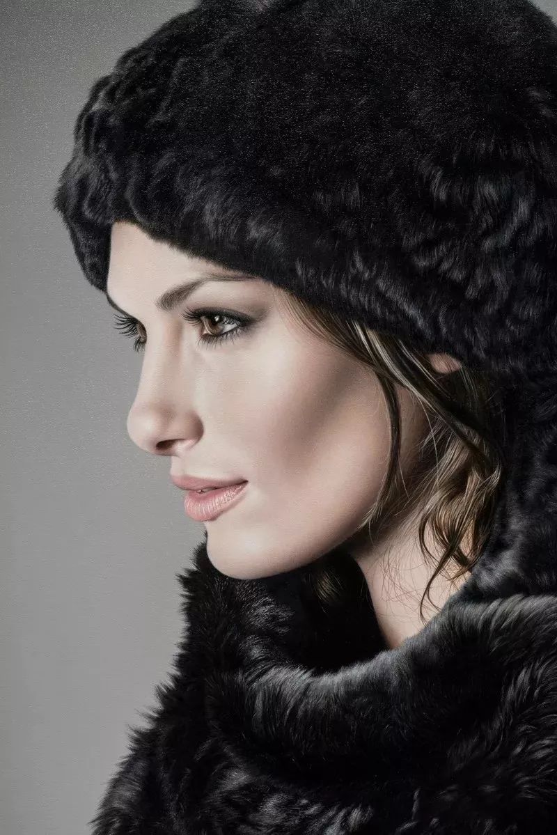 美女画家挑战冷军，画少女人体，放大10倍看细节让网友不淡定