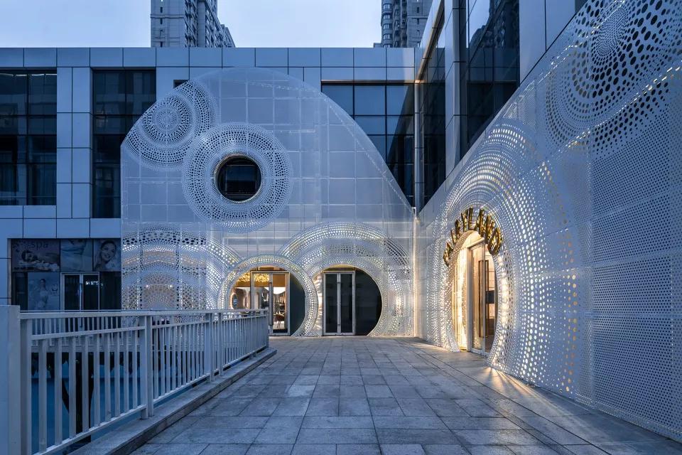 亚洲照明设计师协会丨光影下的冲孔板，金属界的颜值担当