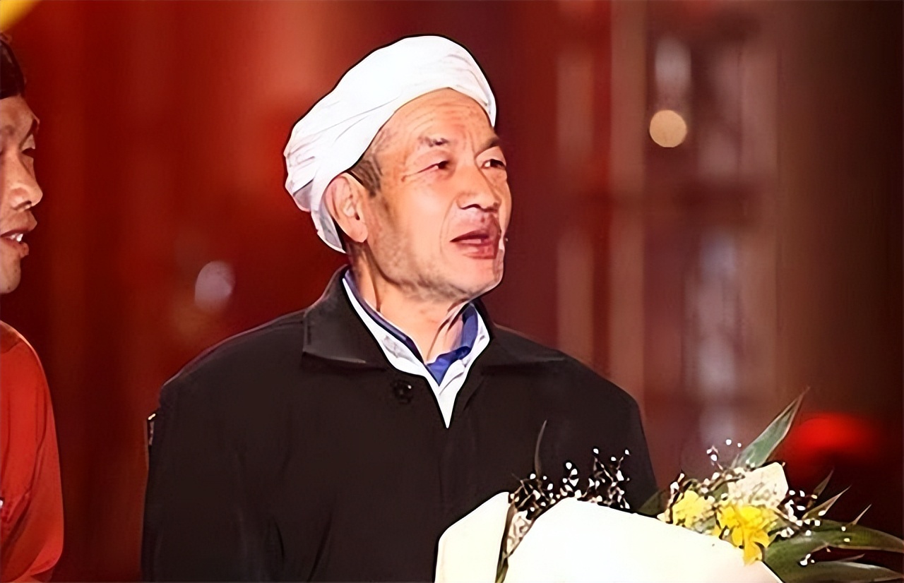 漂亮寡妇偷吃“*果禁**”，携19岁小伙隐居深山50年，创造了人间奇迹