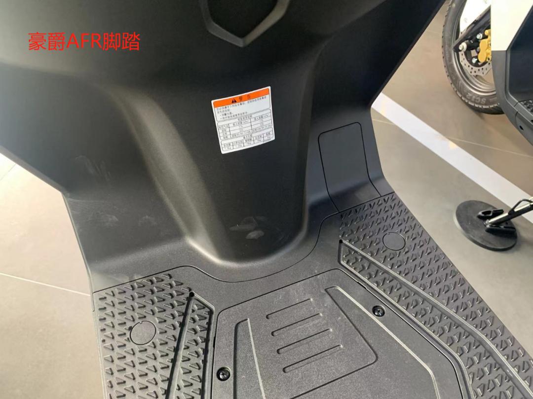 豪爵虎鲨vx125真实测评,豪爵虎鲨vx125和铃木ue125买哪个好