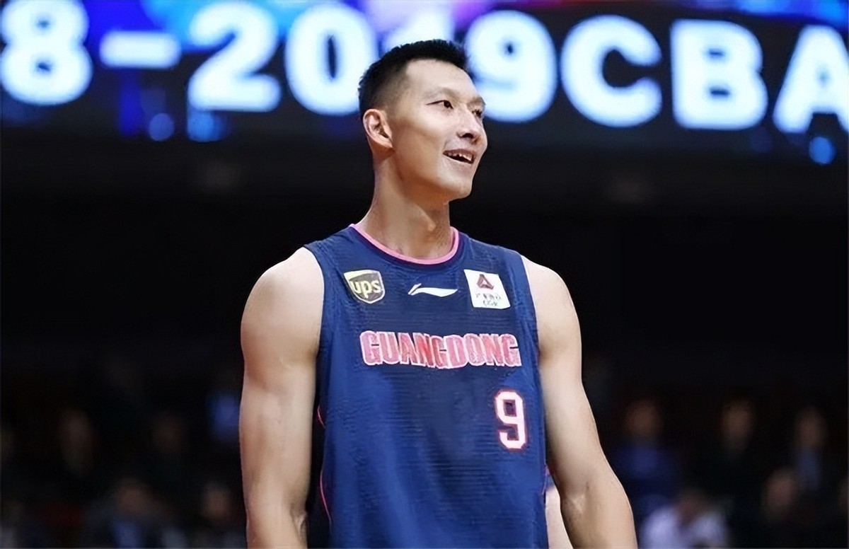 易建联的妻子是谁,易建联和他的妻子有多恩爱