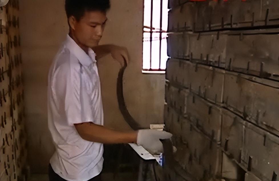 月薪300的外贸员，靠蛇毒身家暴涨50亿，美国人送悍马只为讨好她