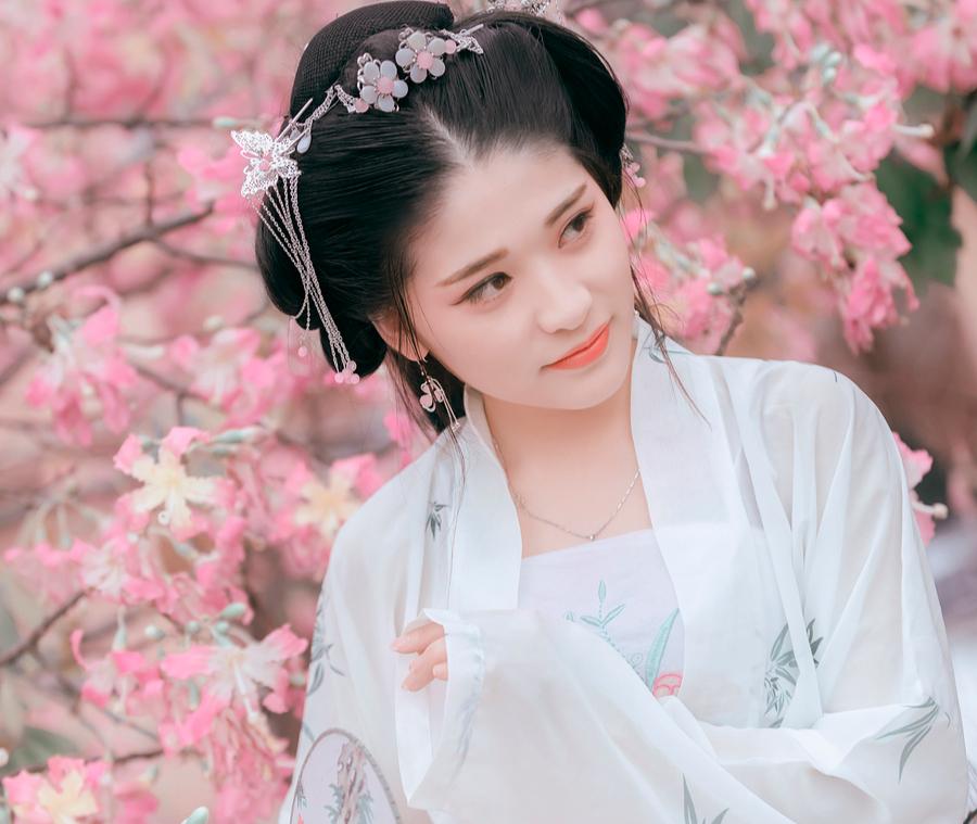 水调歌头虚实结合的写法,水调歌头写作技巧