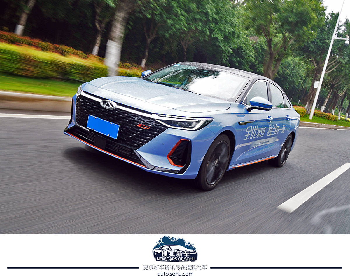 奇瑞艾瑞泽8对比长安uni-v,奇瑞艾瑞泽82.0t试驾