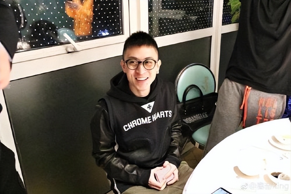 秦奋和韦雪现在什么关系,30万一双鞋秦奋