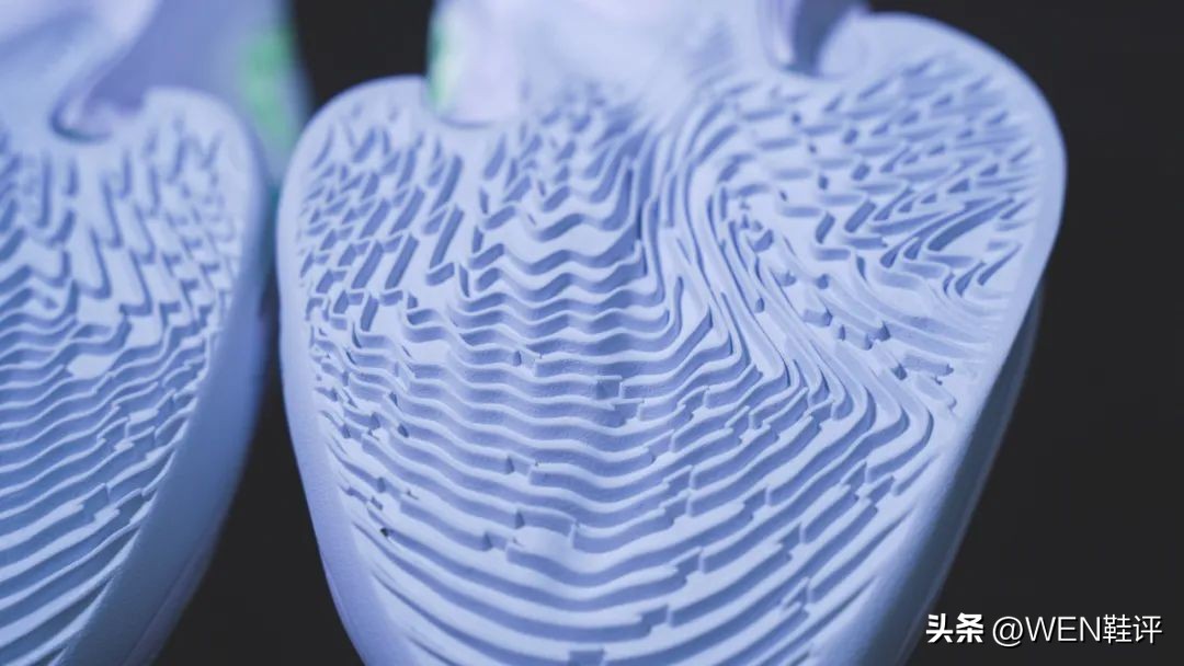 集大成？越来越没创意？单只仅344g半价不到FMVP签名鞋你心动么？