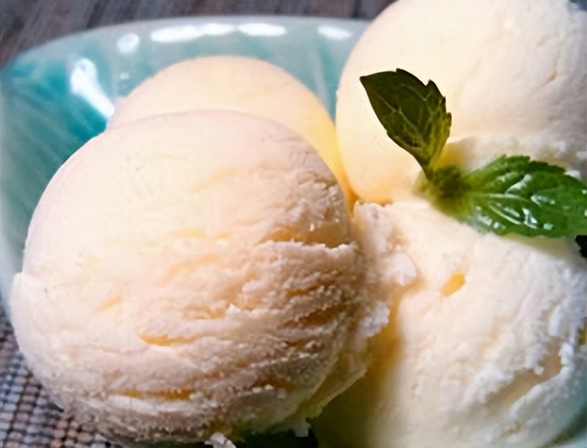 奶油冰淇淋家庭做法,自制薄荷冰淇淋