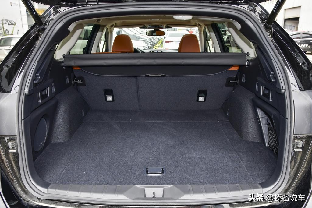 斯巴鲁傲虎国内引进2.4t试驾,斯巴鲁傲虎3.6水平对置6缸