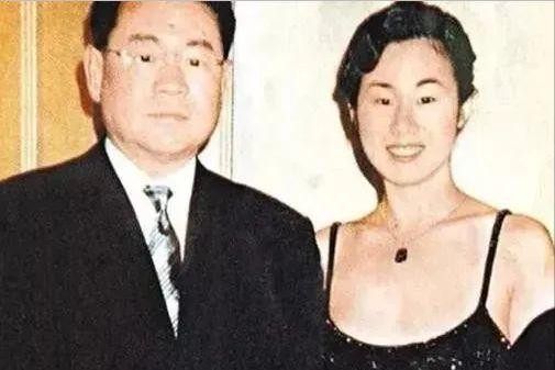 甘比阔太,甘比成为香港富豪