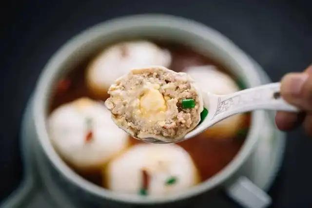 会吃的人都知道，浙江真正好吃的美食不在杭州，而是在这三座小城