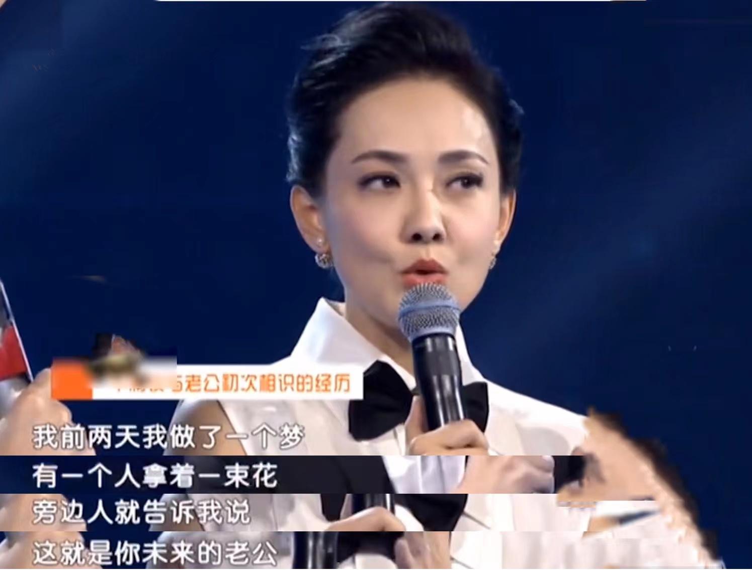 牛莉一家三口近照曝光,牛莉晒一家三口照片