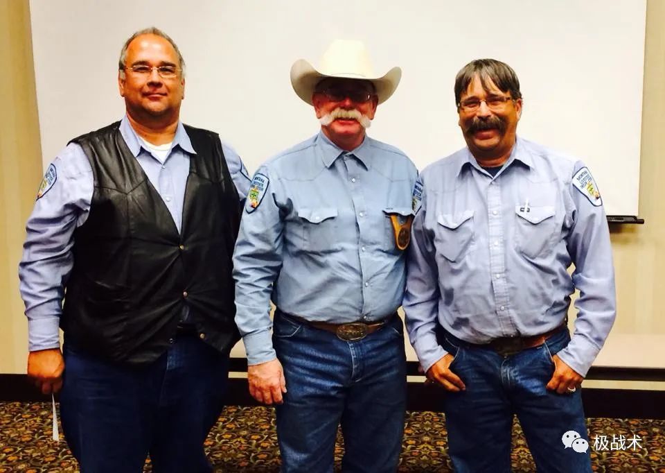 放牛的探员？《黄石》中的执法力量丨武装