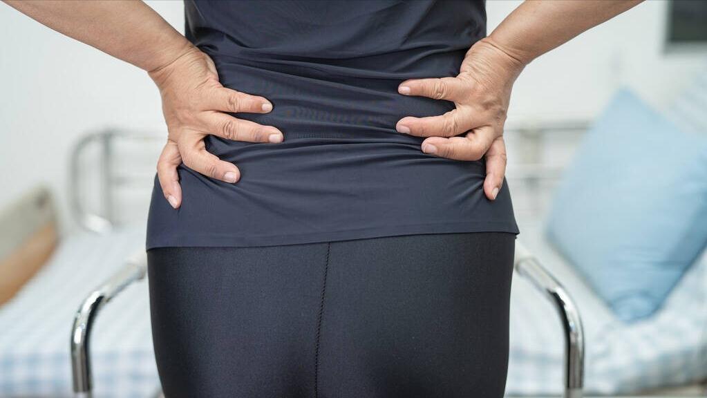 腰骶关节扭伤康复方法,老年腰扭伤怎么康复