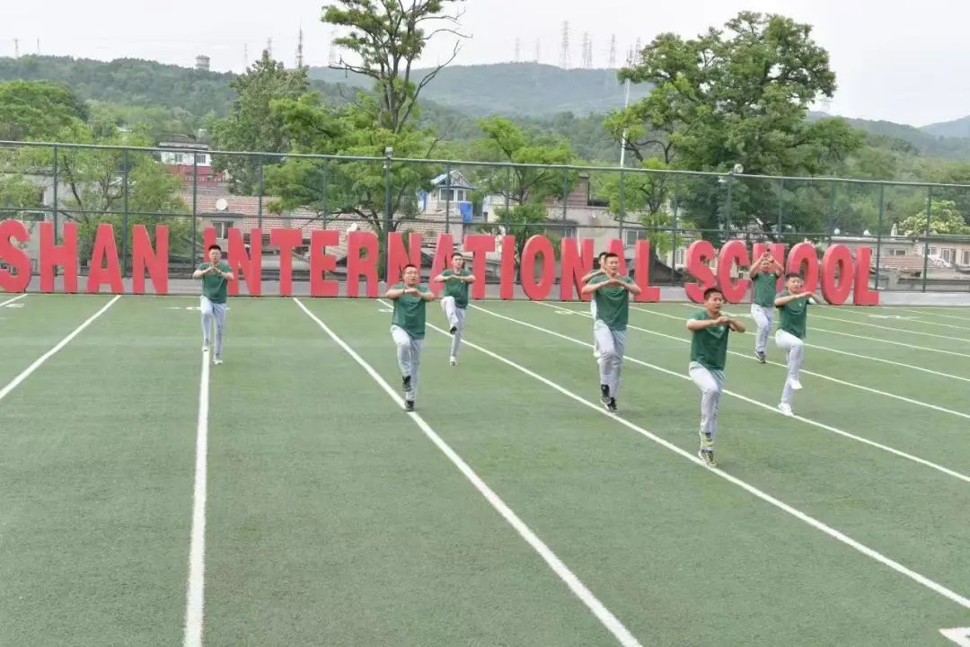 对刘畊宏的描写,刘畊宏很拽的角色