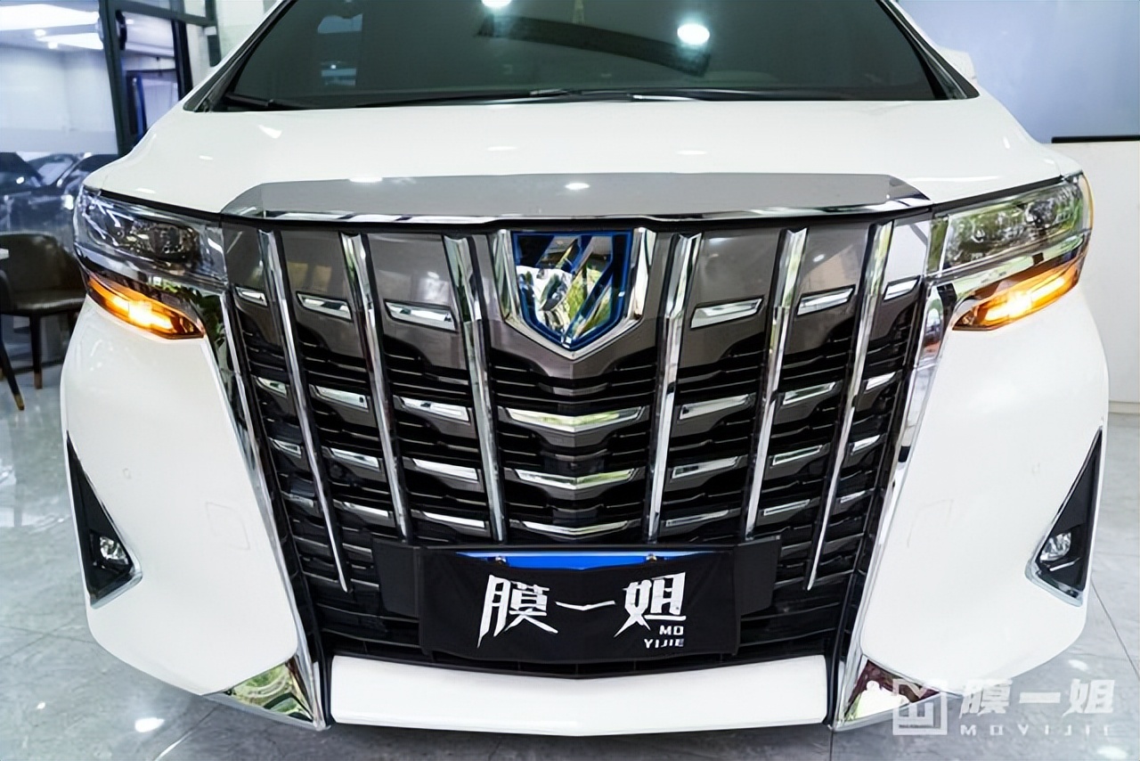 汽车贴膜从里面贴还是从外面贴,汽车贴膜应该贴里面还是贴外面