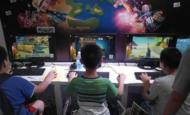 熊孩子花了一万买游戏皮肤,17岁孩子骗爷爷钱买游戏装备