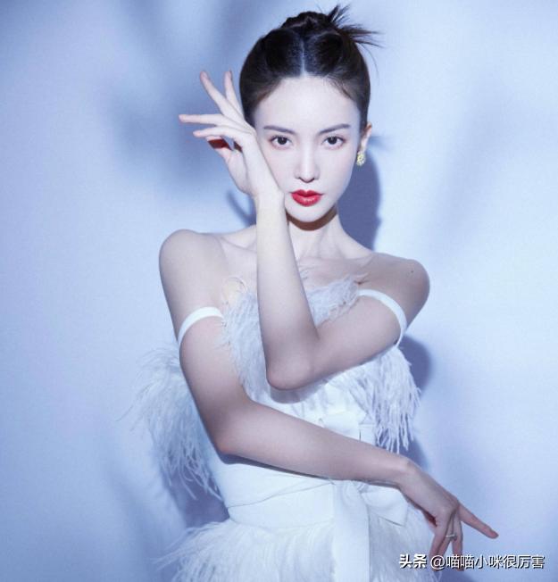 短粗手的女明星,粗短手女星