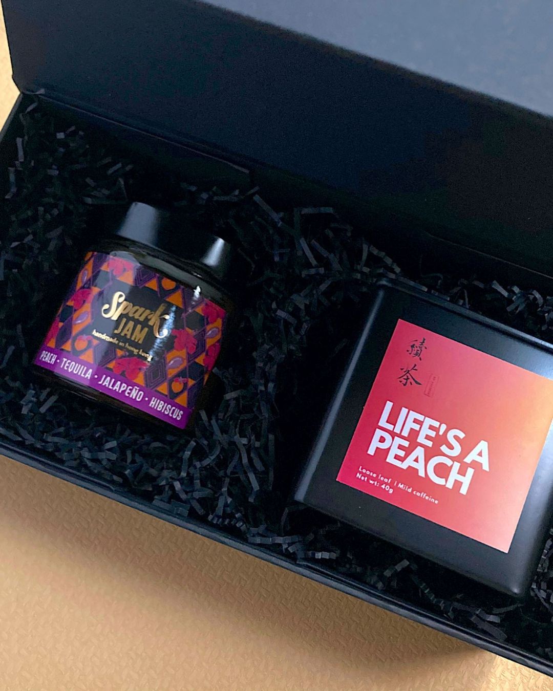 香港初创成功打造茶饮新时尚：首个无酒精成分的酒香茶