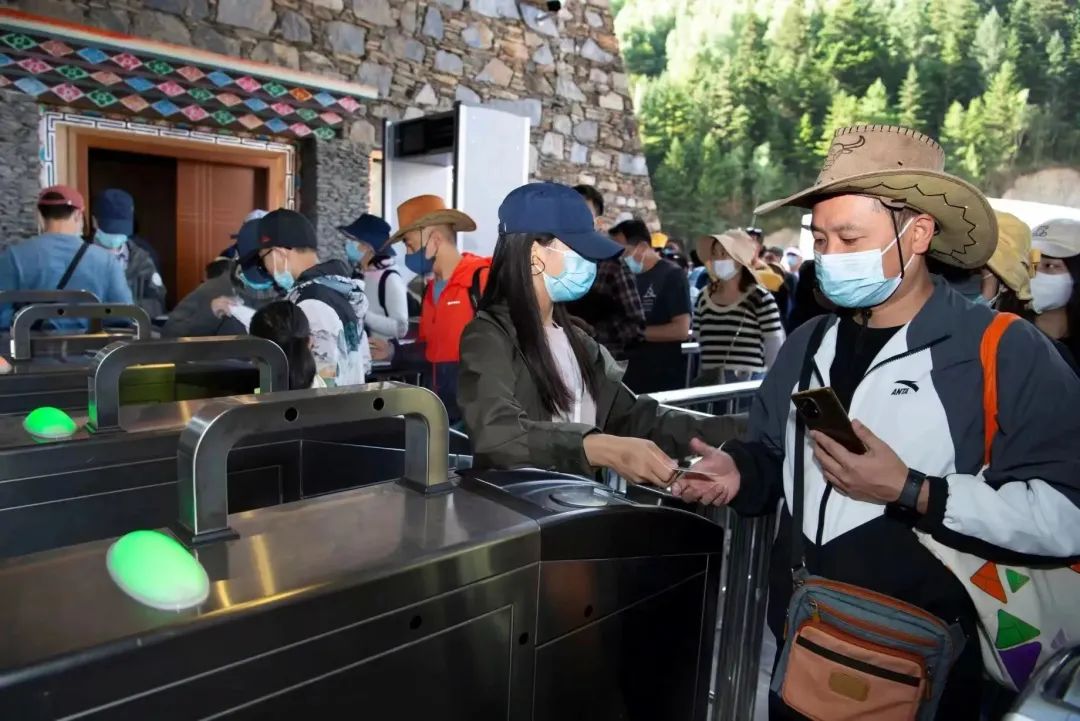 2019四姑娘山接待游客量,四姑娘山游客年接待量创历史新高