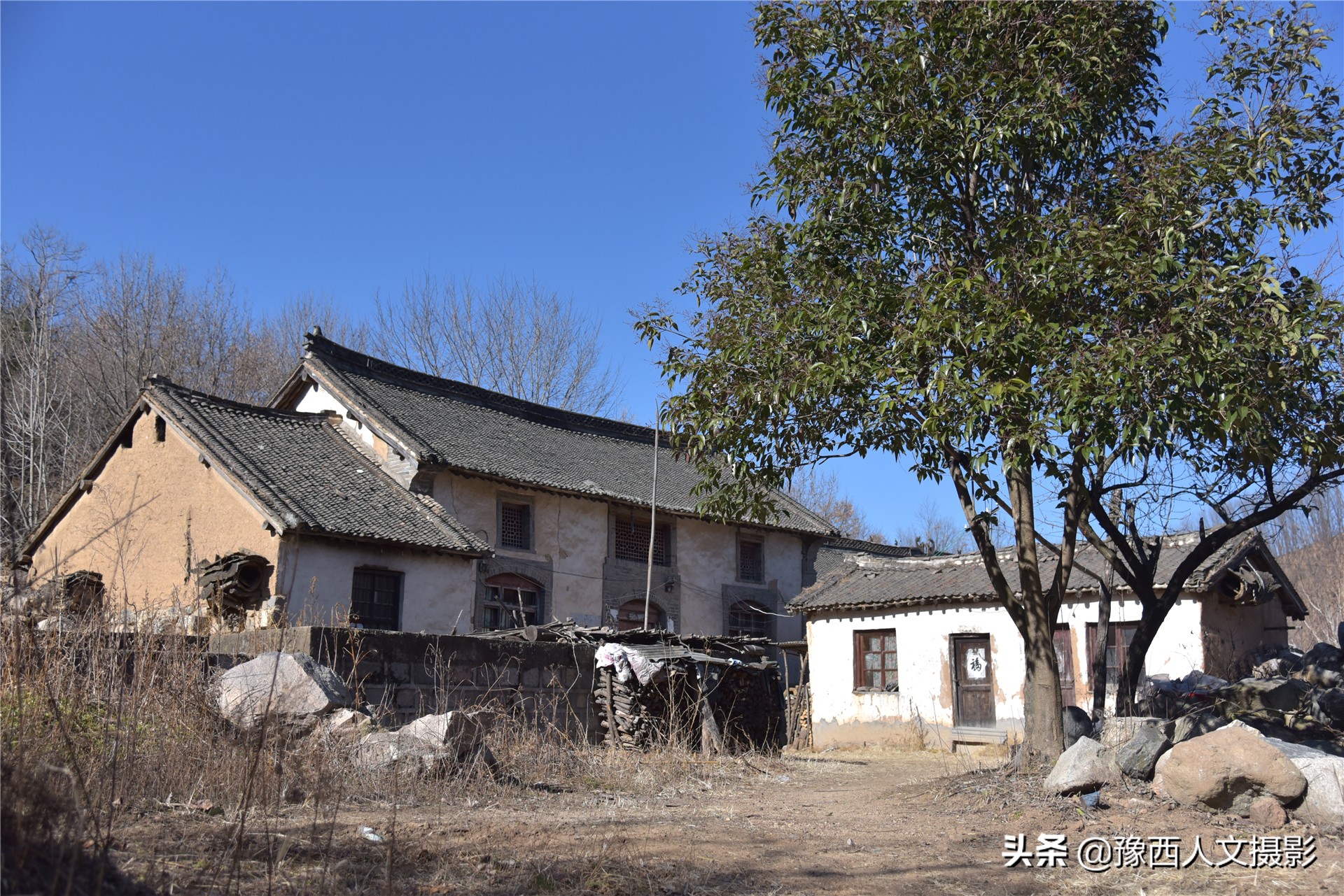 孤山坟墓葬在哪里好,孤山上的坟墓