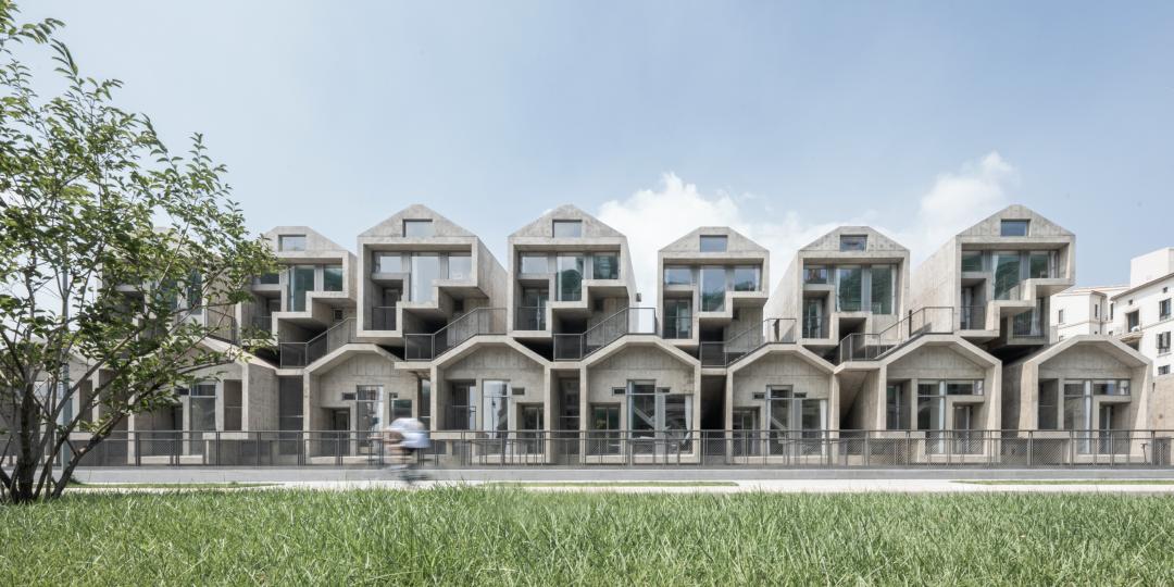 三亚沙滩和碧海蓝天,三亚有清澈的海水和美丽的沙滩