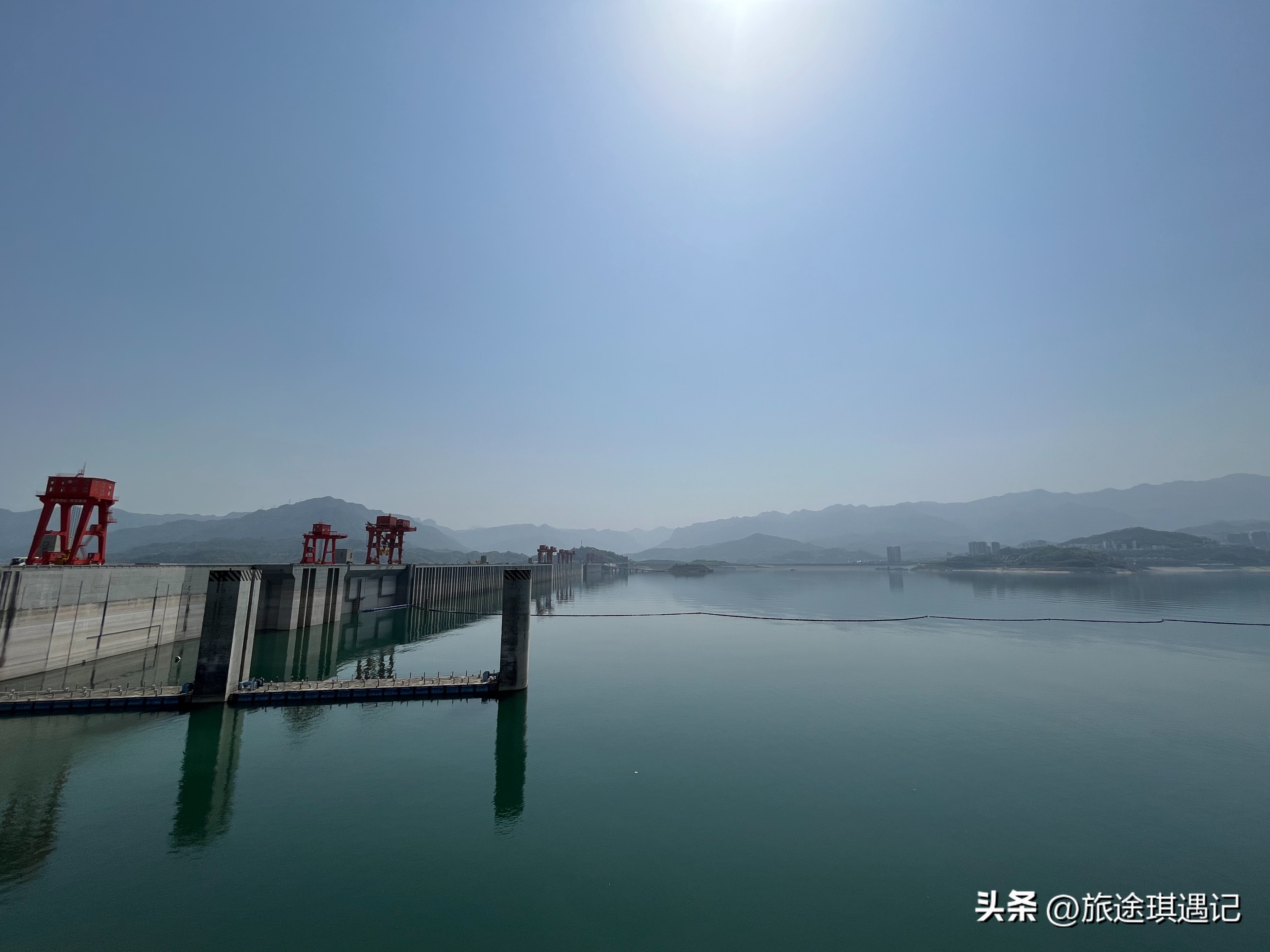伟大的三峡大坝工程,三峡大坝百万大移民壮观场景