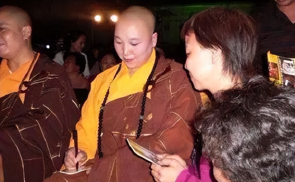 歌手李娜出家后的生活,歌手李娜出家后近况