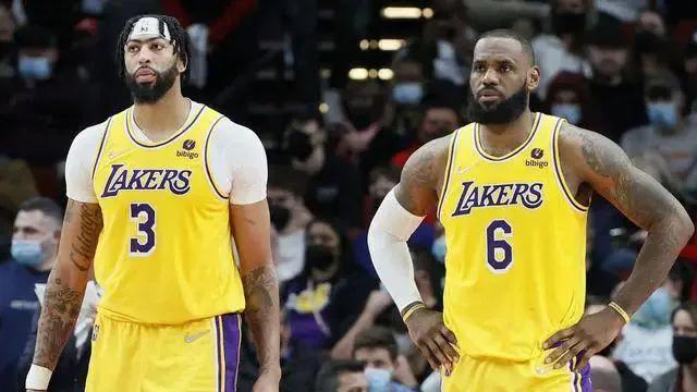 布克盛赞库里,库里篮球明星