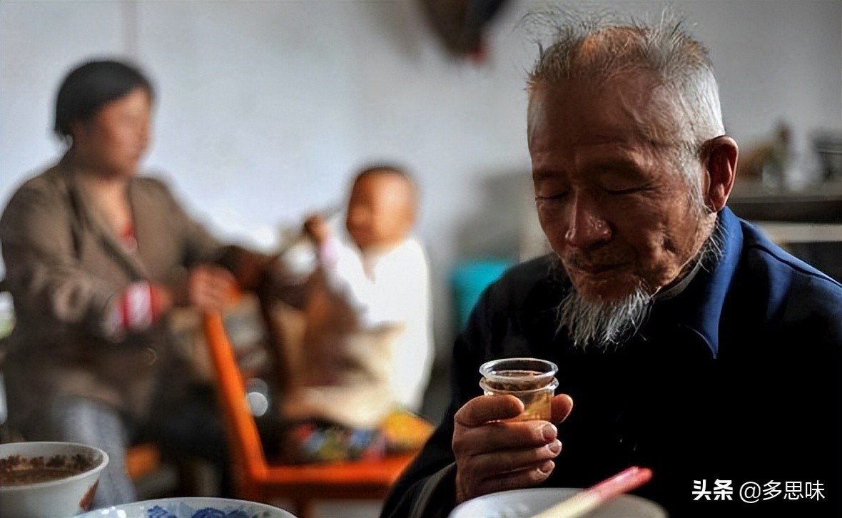 牛栏山二锅头销量下滑的原因,牛栏山二锅头为什么不换瓶装