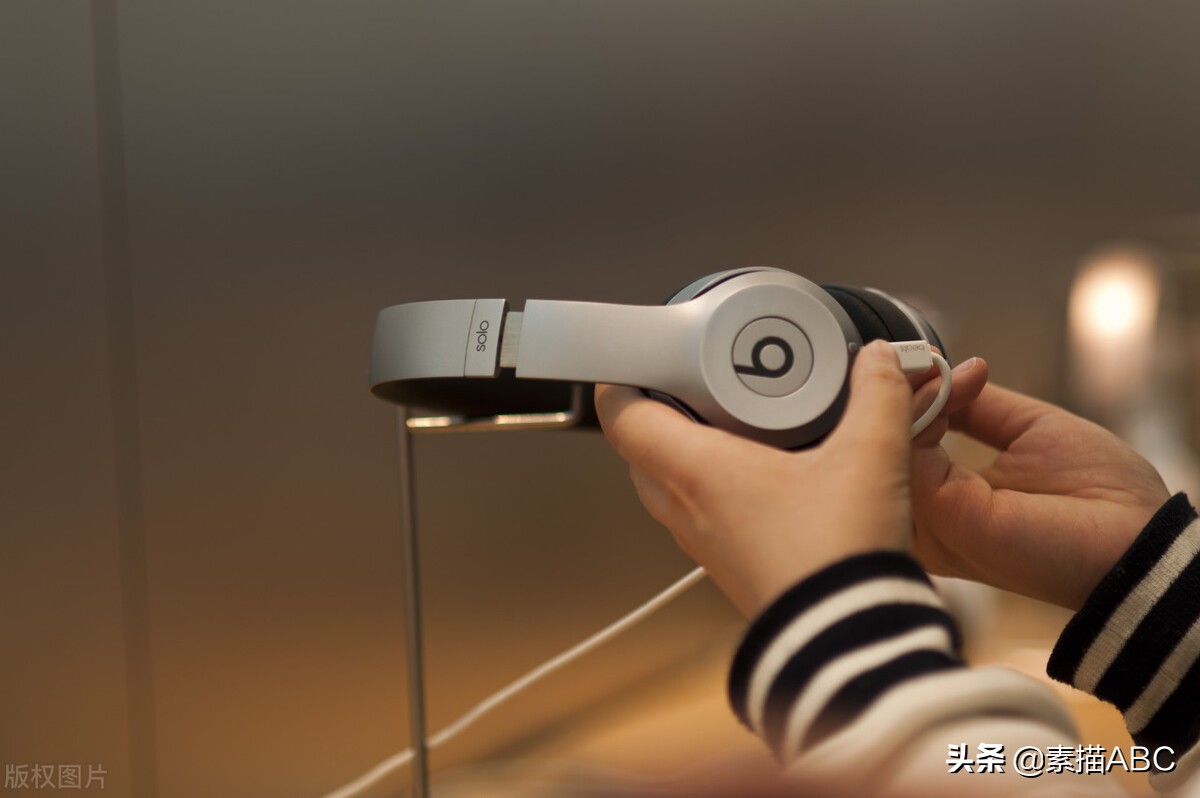 声卡上耳麦和耳机的区别,耳麦和耳机音响的区别