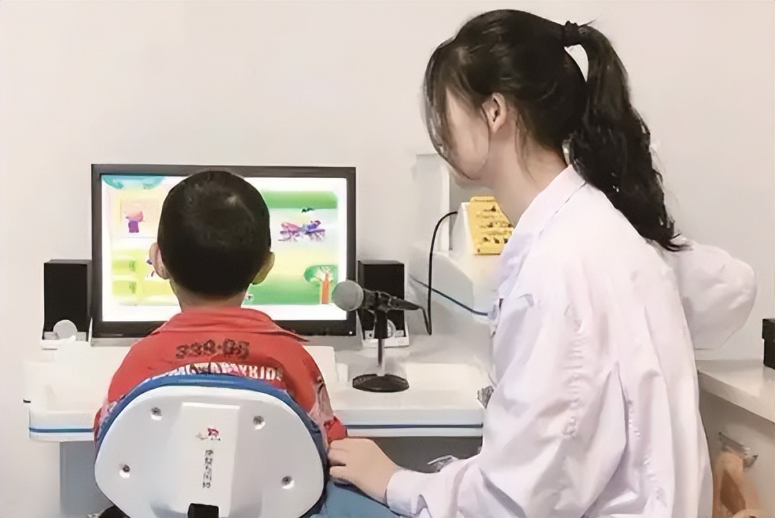 孩子3岁不会说话是自闭症吗,孩子3岁还不会说话会是哑巴吗