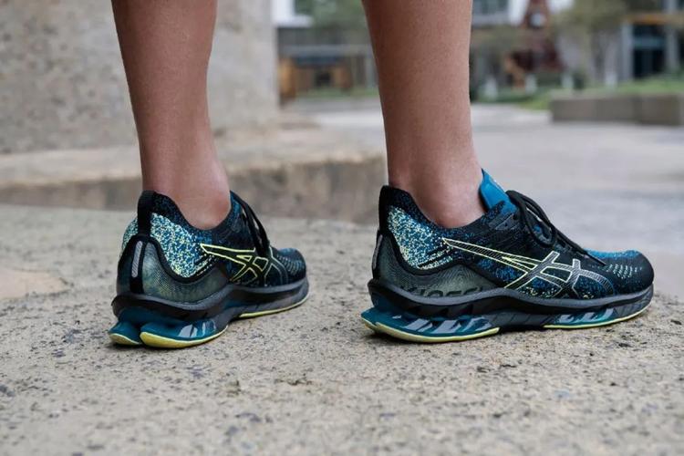 亚瑟士顶级全能型跑鞋,亚瑟士亚洲板鞋