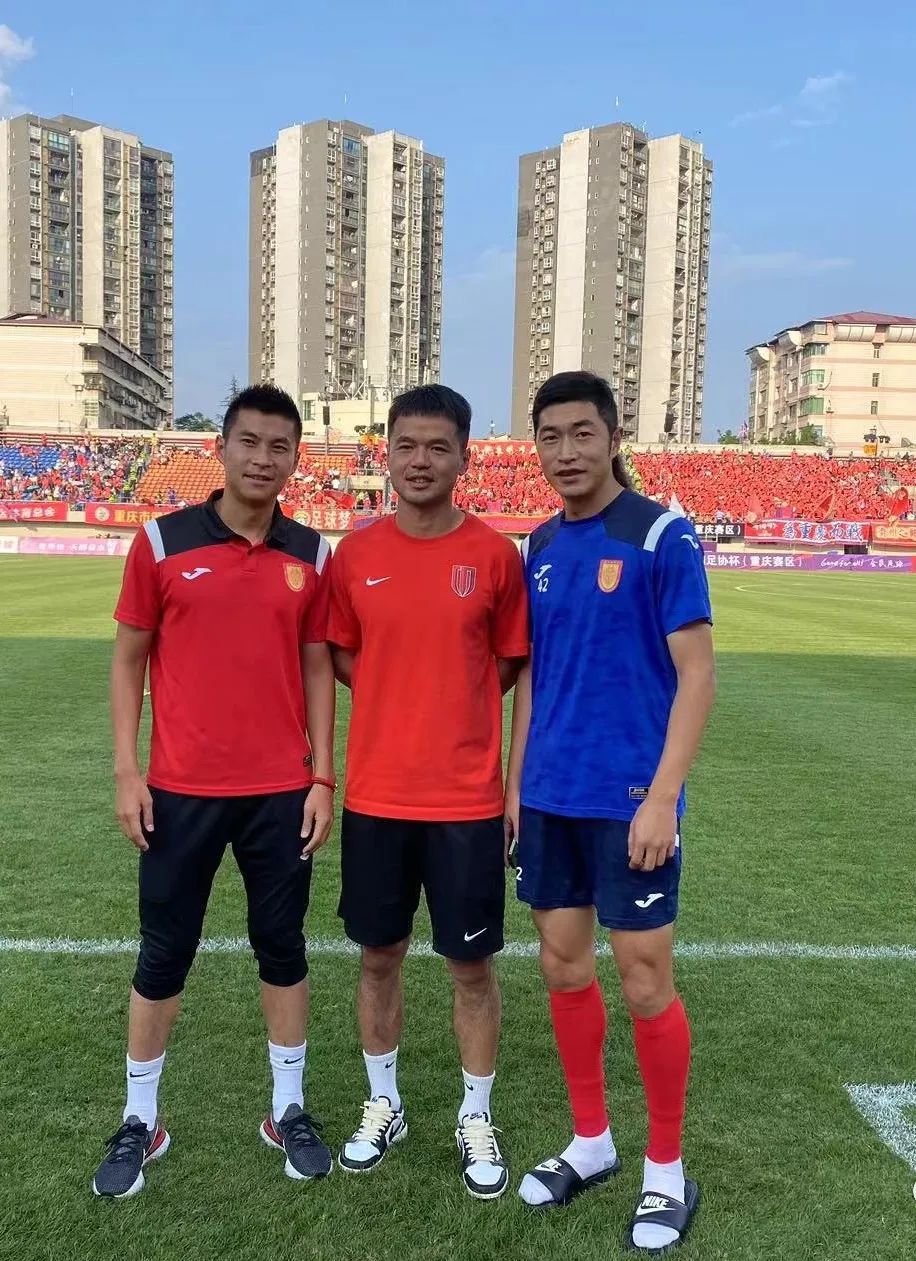 重庆铜梁龙体育场火爆场面,铜梁龙主场球场