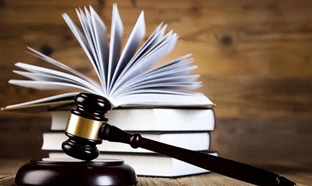 东营被救助女生被采访的视频,女子海边救人被调侃视频