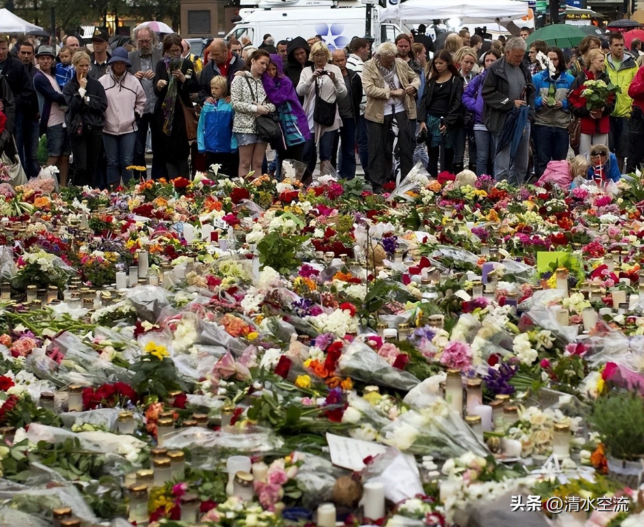 西方国家的所谓*权人**，不过是圣母婊的极度泛滥，最后必然被反噬