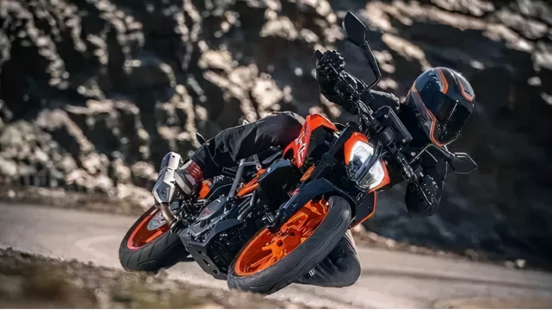 摩托车电瓶冬季保养,摩托车实用保养视频