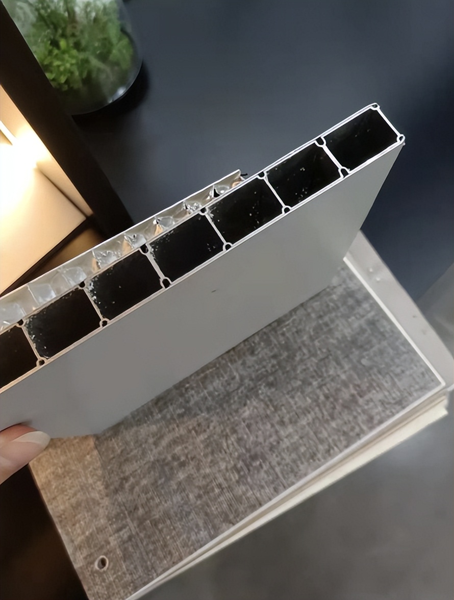 铝合金做衣柜怎么样,金属衣柜避免廉价