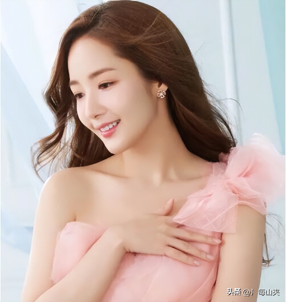 拥有完美鼻子的韩国女明星有谁