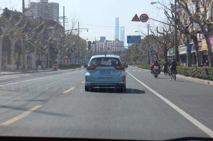 本田飞度最好的改装,国外本田三厢飞度改装