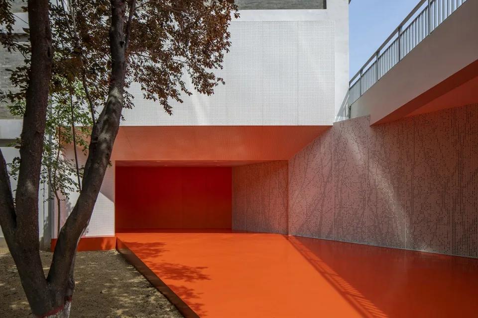 亚洲照明设计师协会丨光影下的冲孔板，金属界的颜值担当